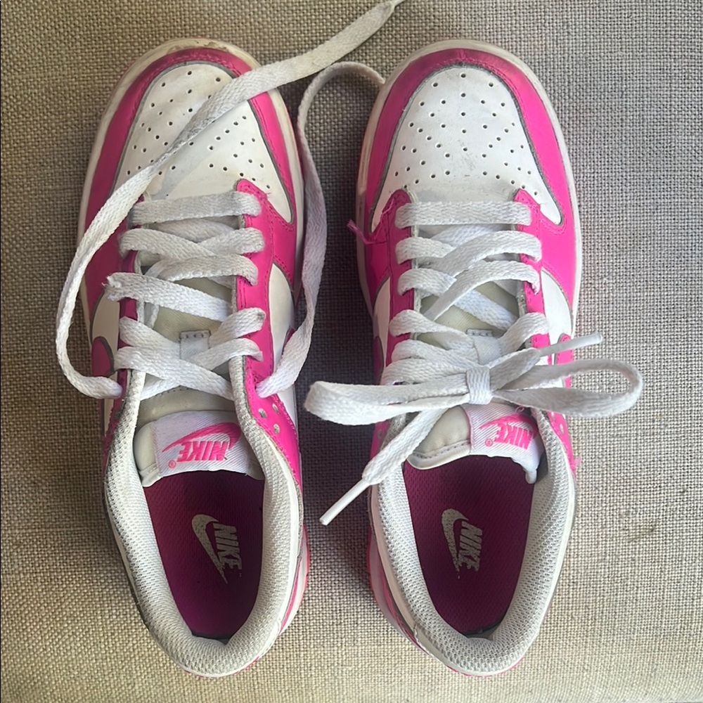 Nike Kids Sneakers in Pink and White